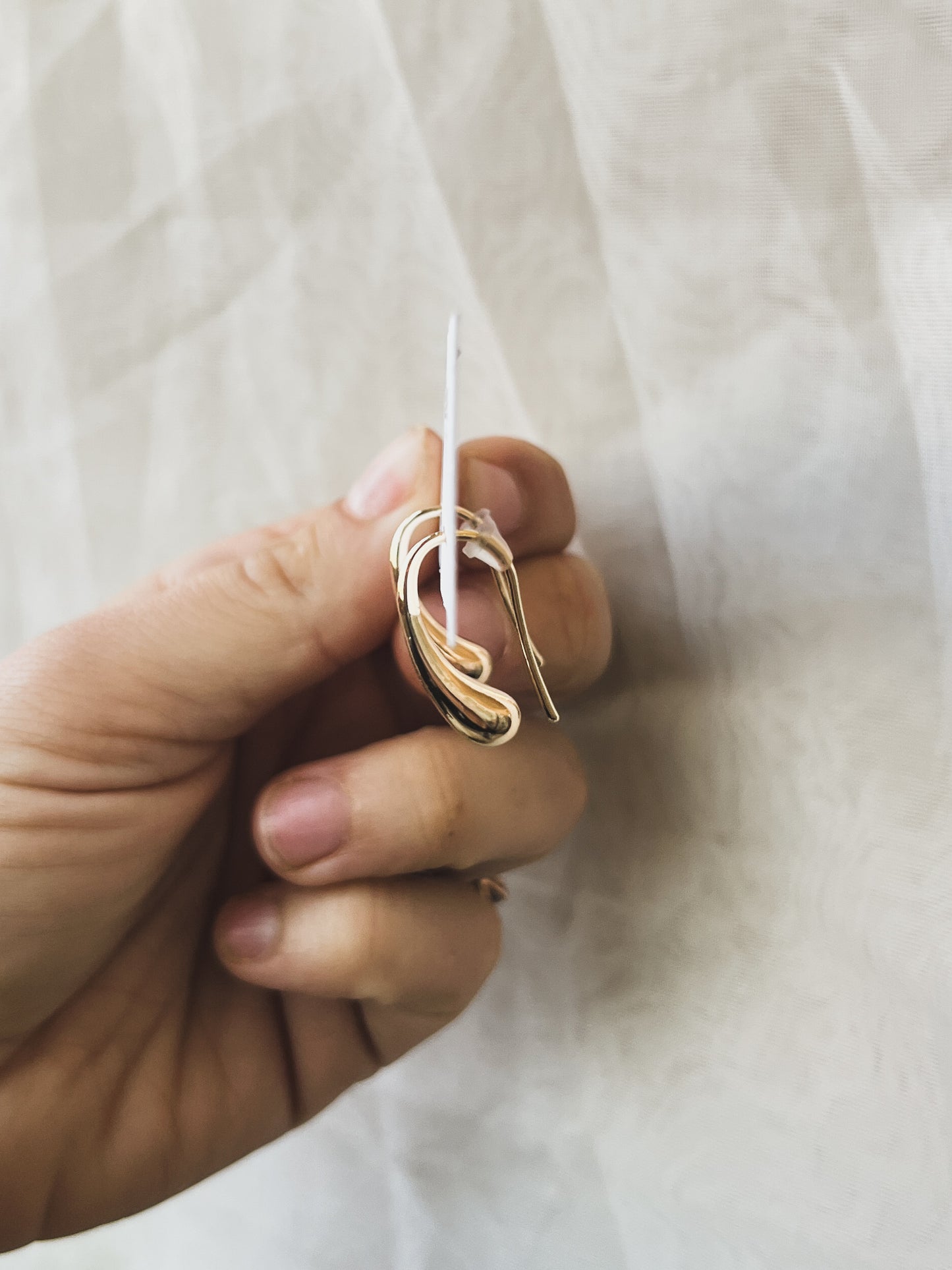DROP DANGLE in GOLD