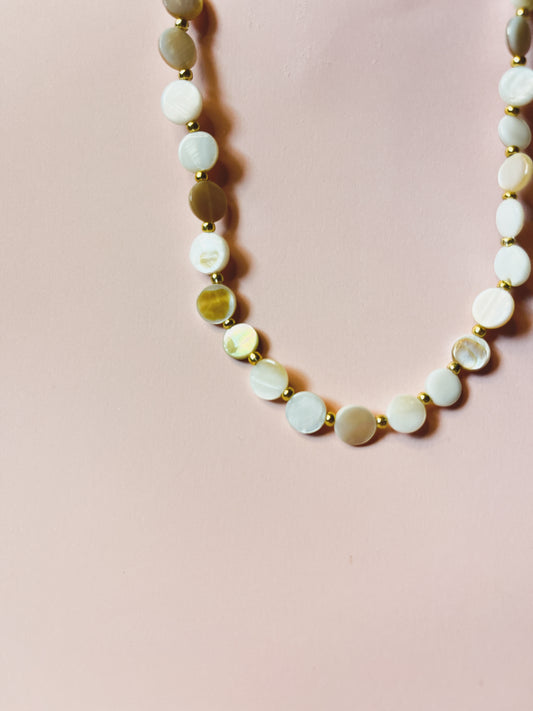 SHELL + GOLD BEADED NECKLACE