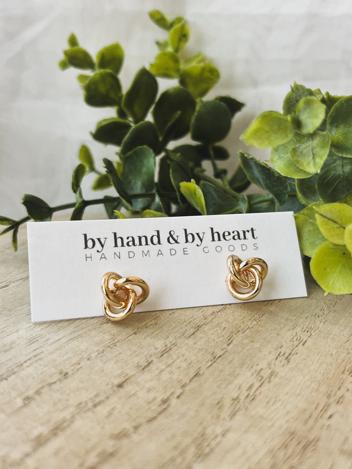 TWIST STUD in GOLD
