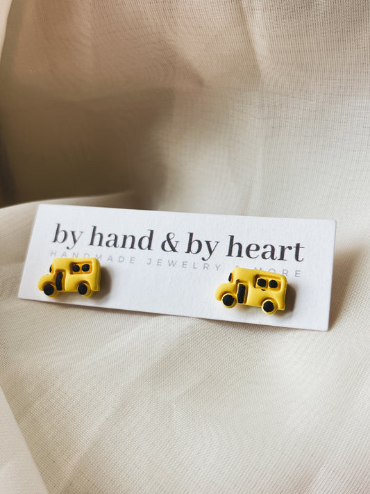 YELLOW SCHOOL BUS STUDS