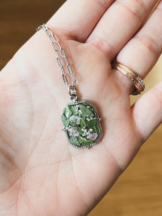 SILVER LONG HEXAGON CREST NECKLACE - Style B