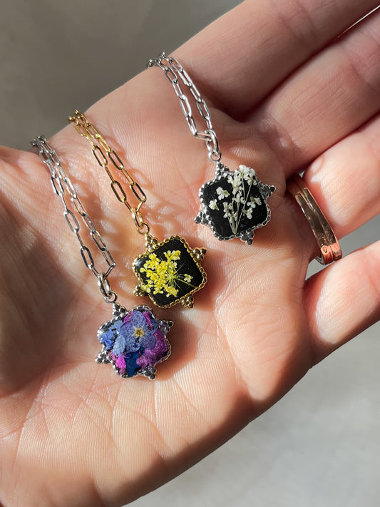 SILVER SQUARE CREST NECKLACE - Style B