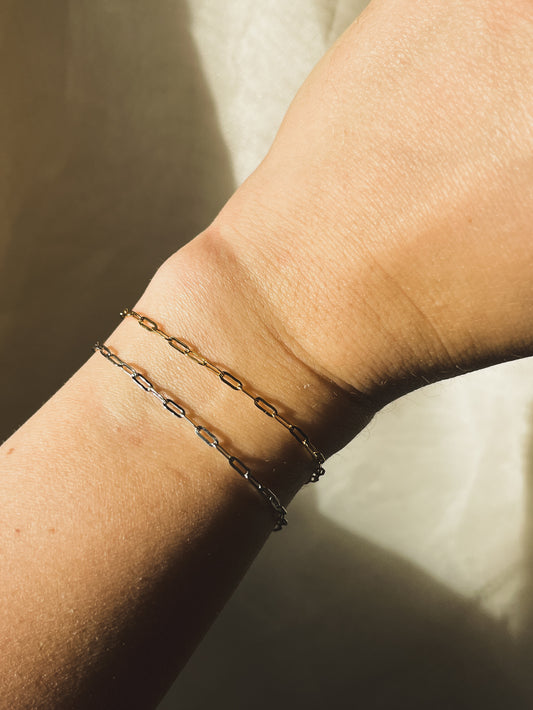 THIN PAPERCLIP CHAIN BRACELET in Gold or Silver