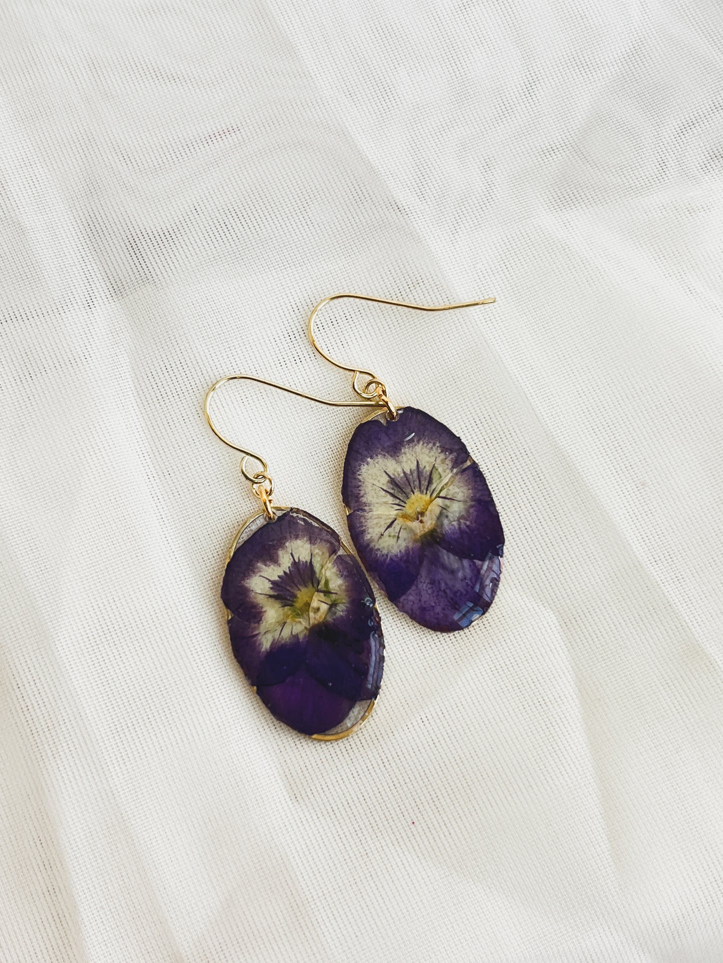 PURPLE PANSY in GOLD OVAL DANGLE style A