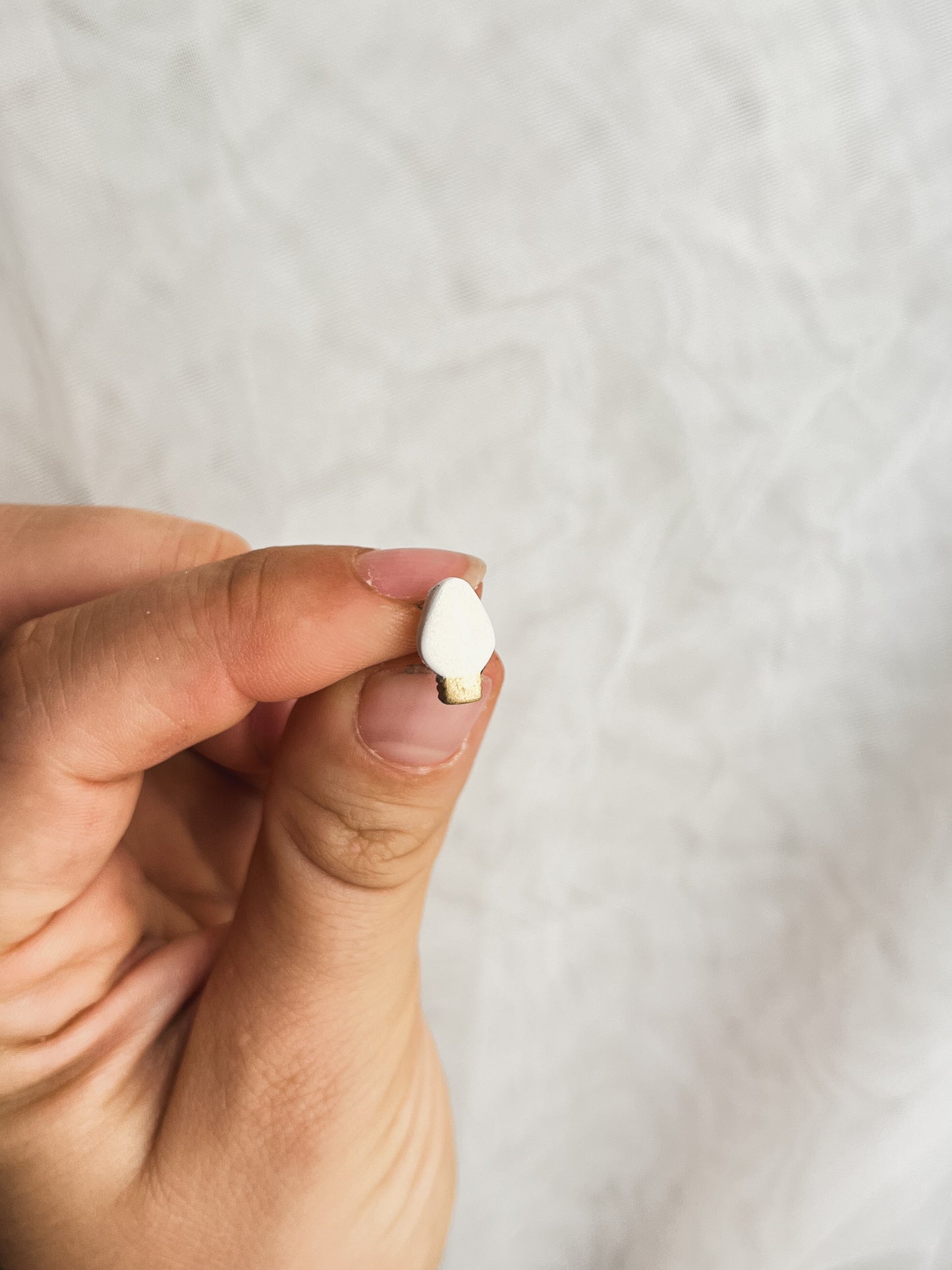 CHRISTMAS LIGHT STUDS in WHITE