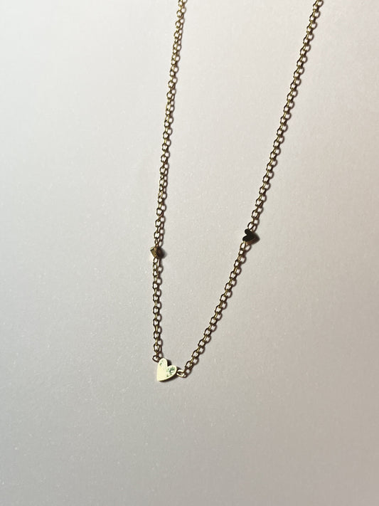 ADJUSTABLE TINY HEARTS NECKLACE in Gold