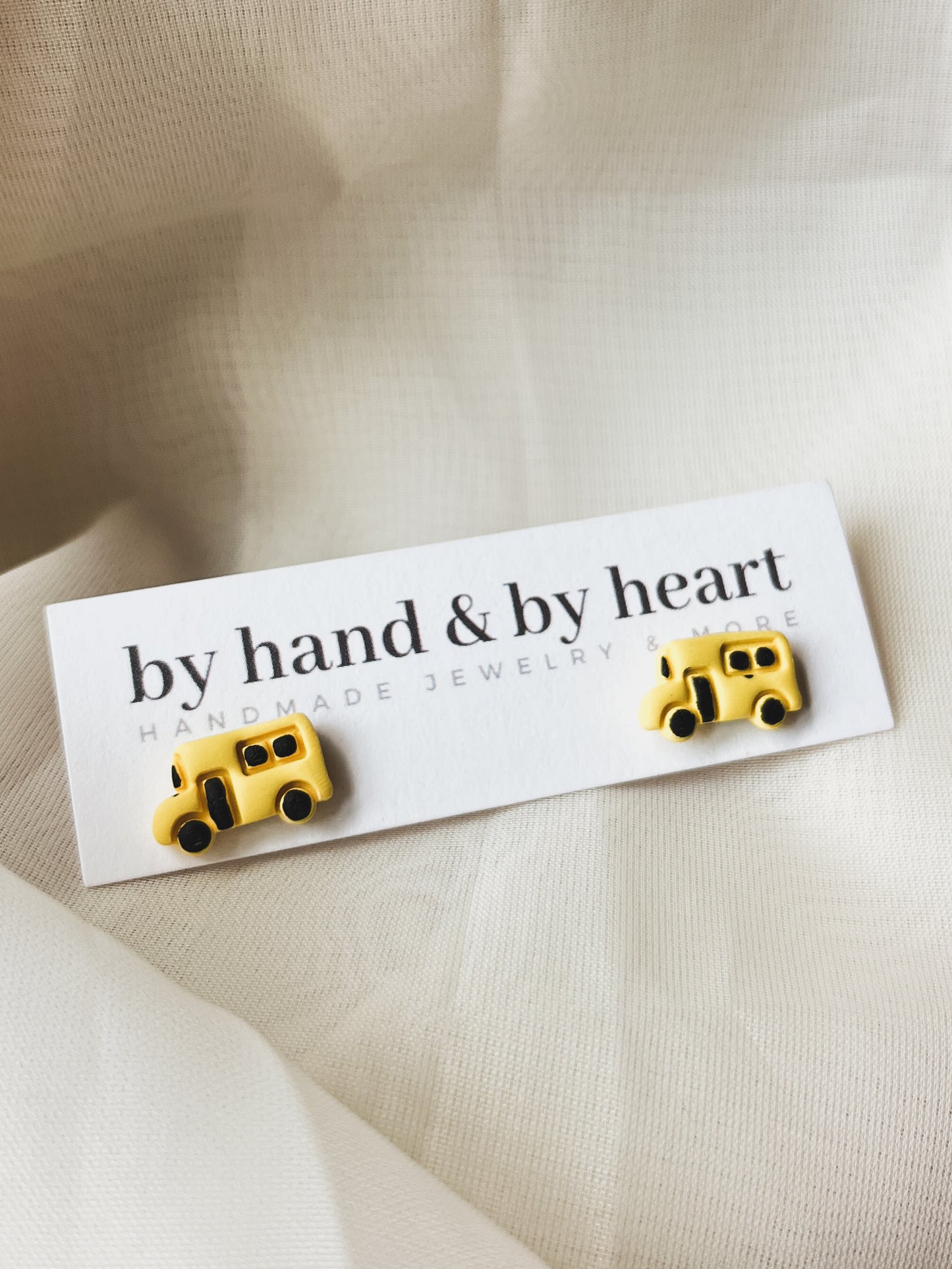 YELLOW SCHOOL BUS STUDS