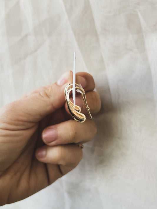 DROP DANGLE in GOLD