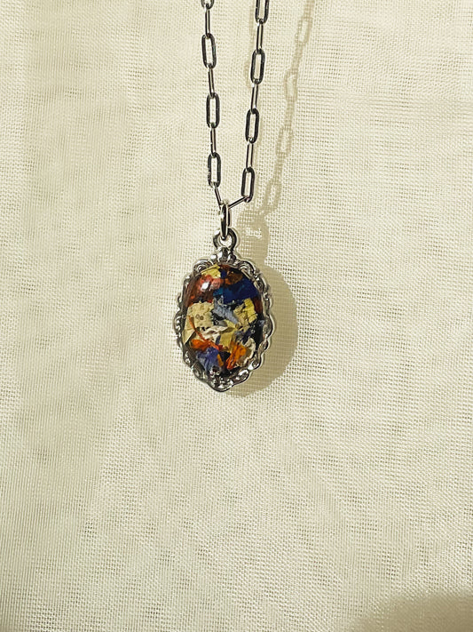 SILVER OVAL CREST NECKLACE - Style A