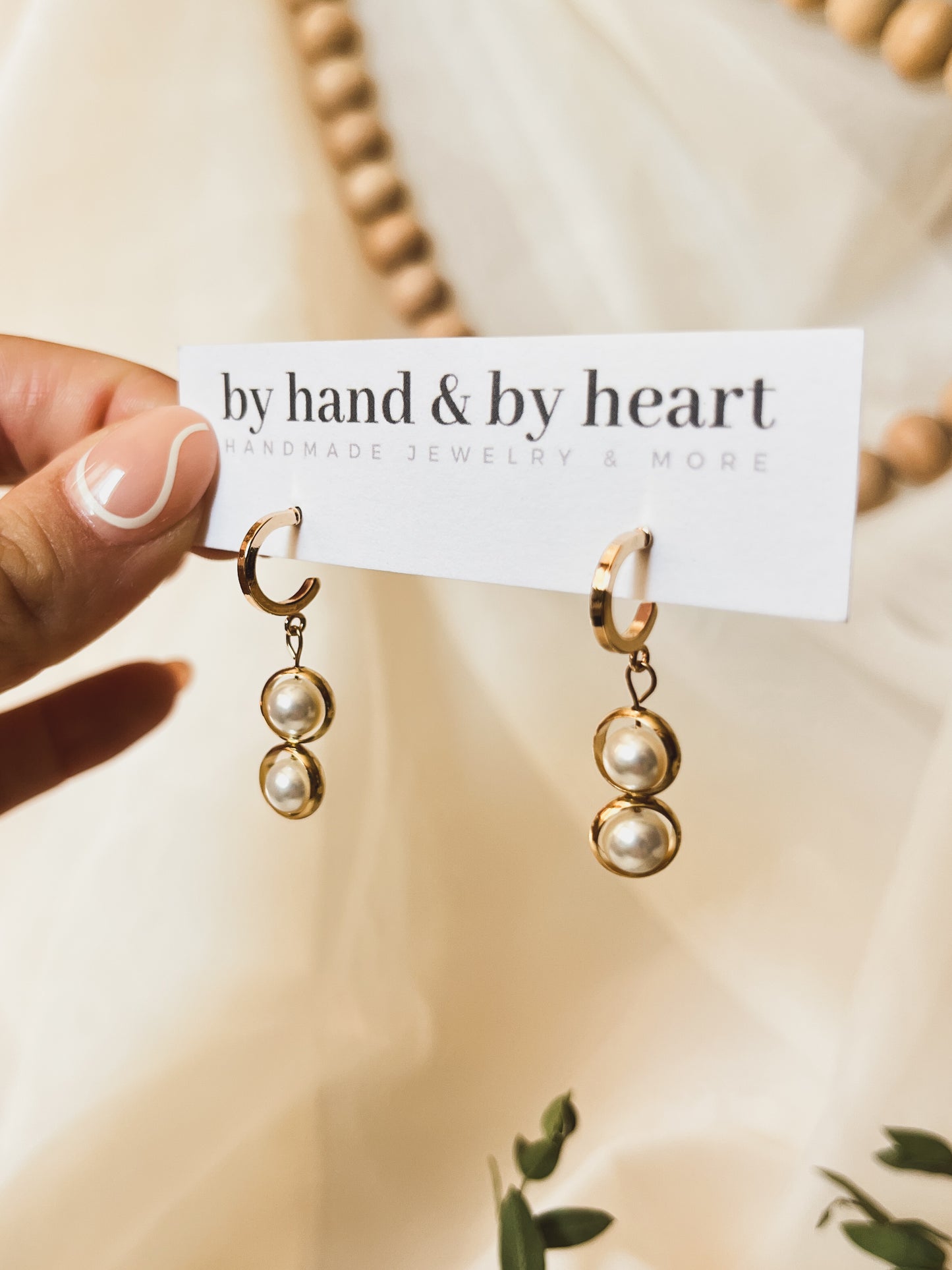 GOLD DOUBLE PEARL HUGGIE