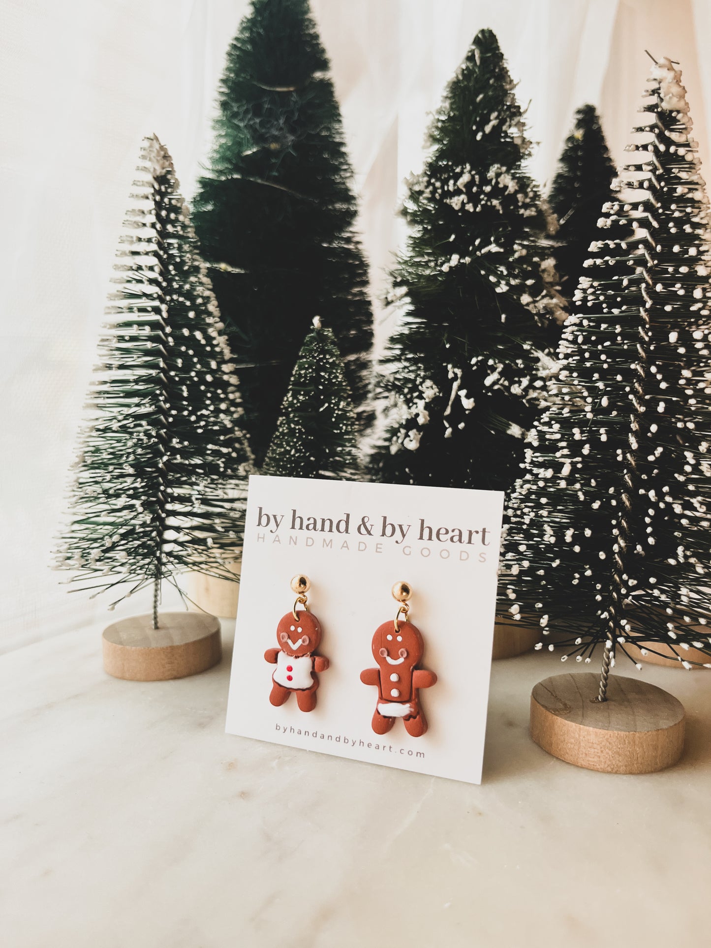 GINGERBREAD COUPLE DANGLE