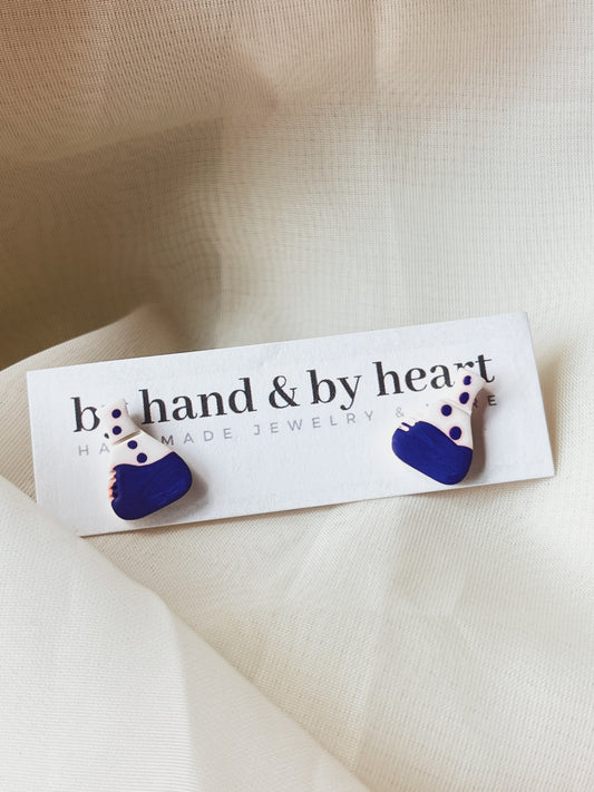 SCIENCE BEAKER STUDS
