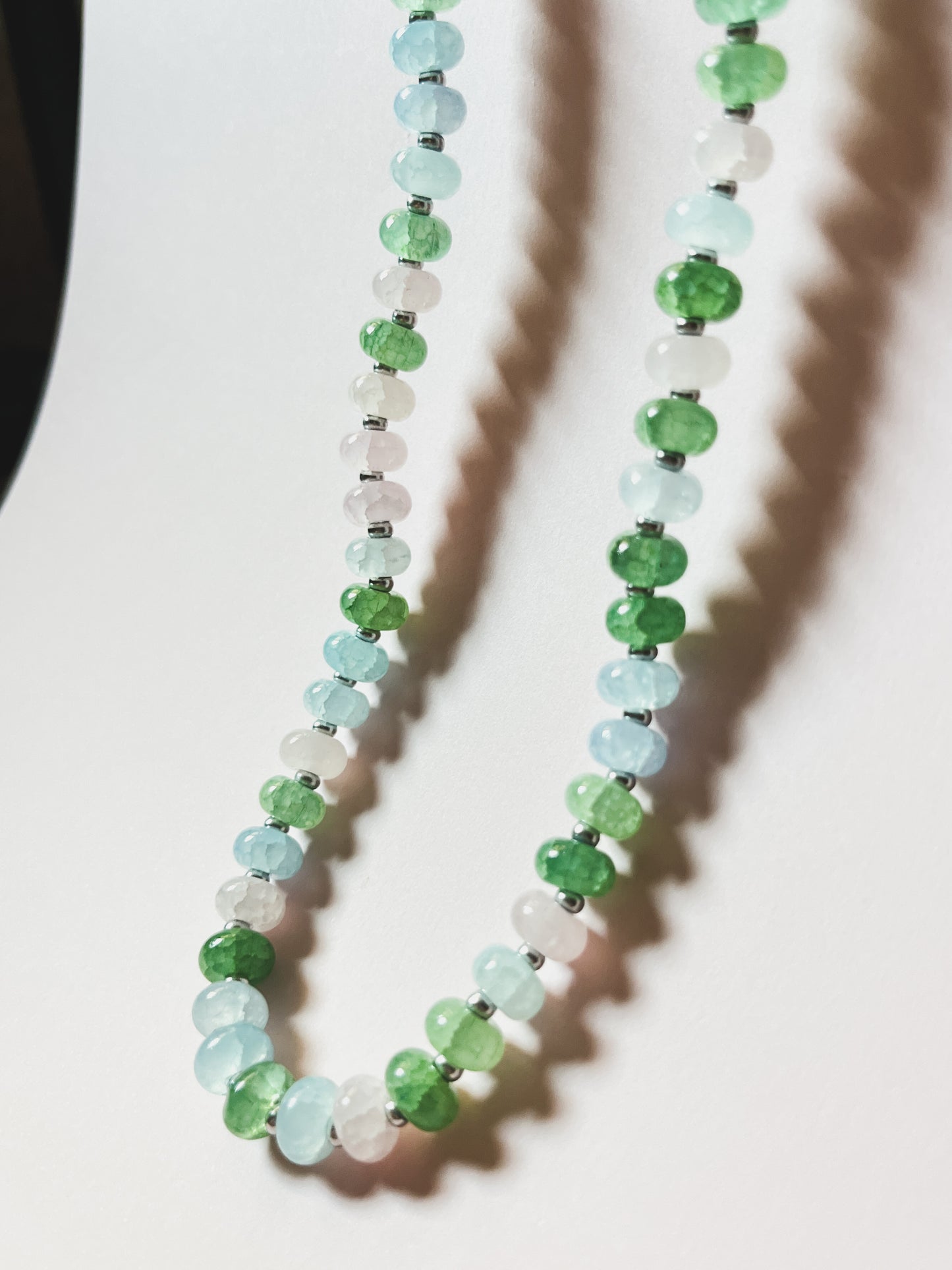 GLASS BEADED NECKLACE in Sea Green, Light Pink, Light Blue