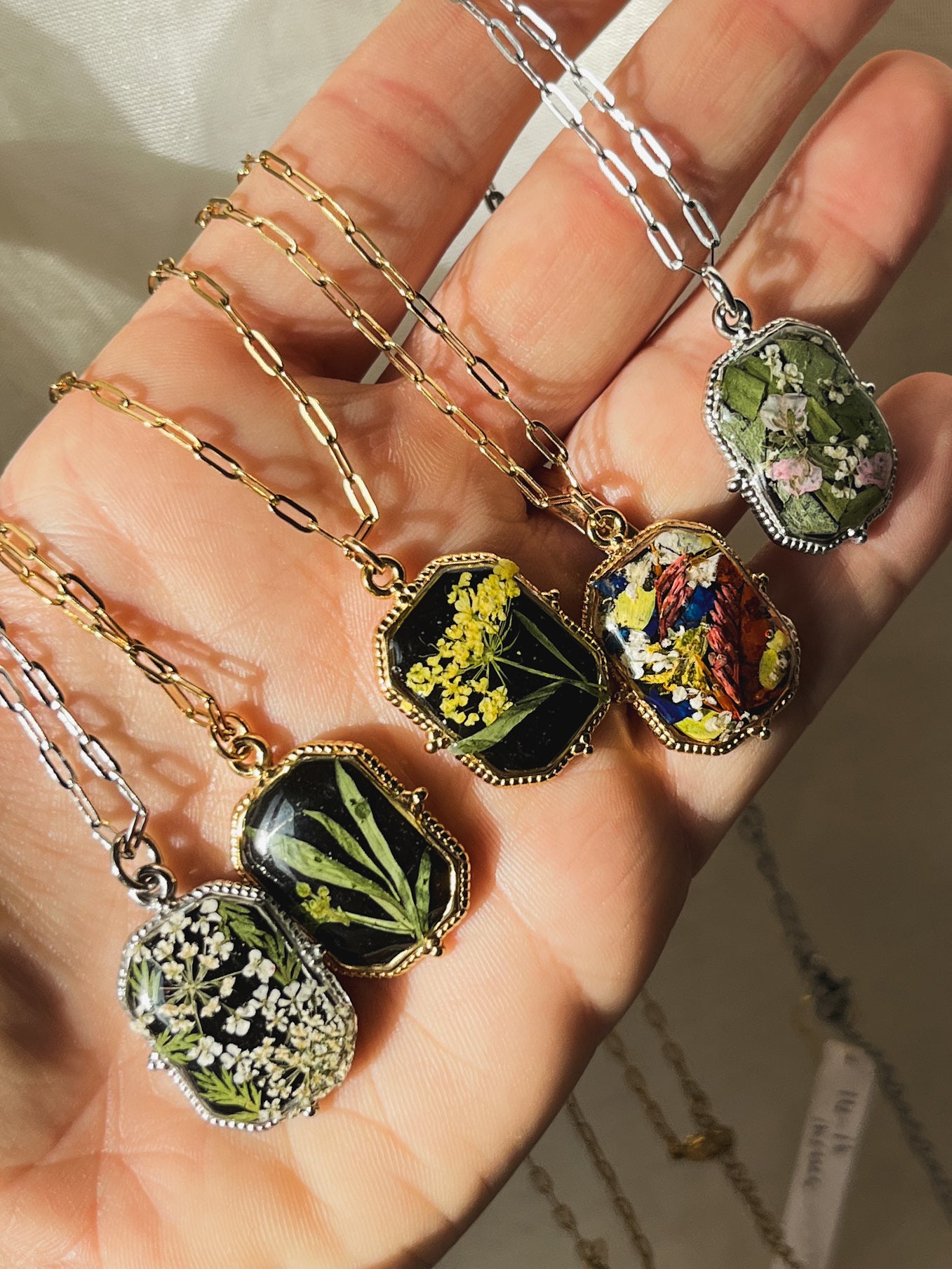 SILVER LONG HEXAGON CREST NECKLACE - Style A