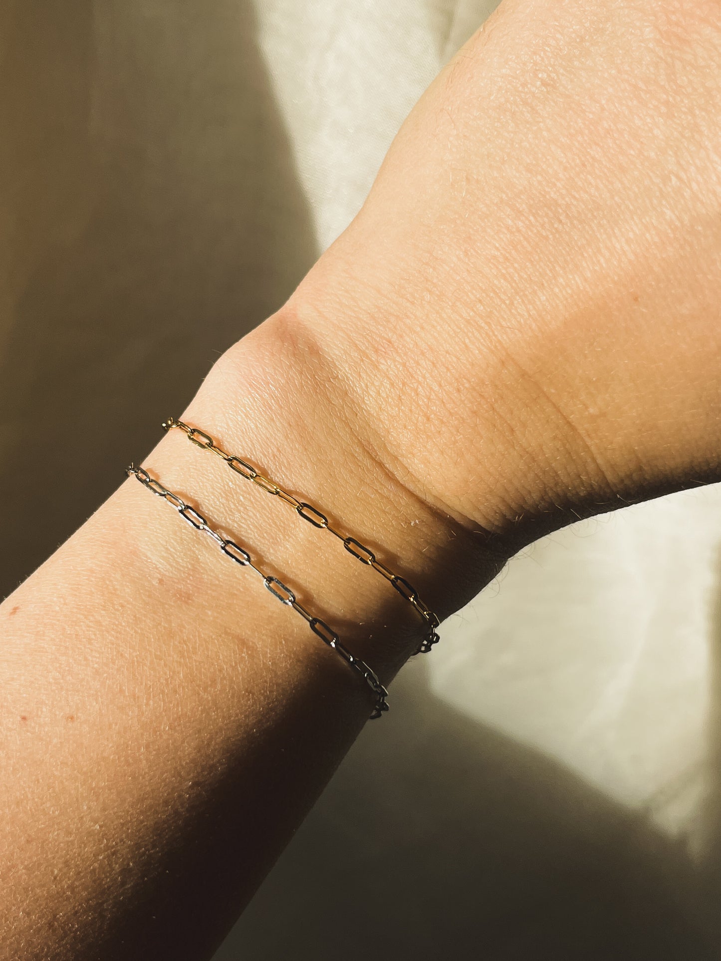 THIN PAPERCLIP CHAIN BRACELET in Gold or Silver