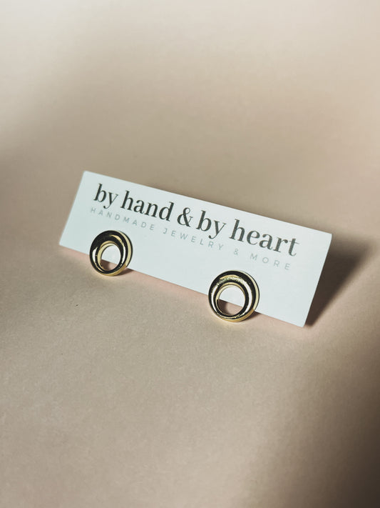 OPEN CIRCLE STUDS in Gold