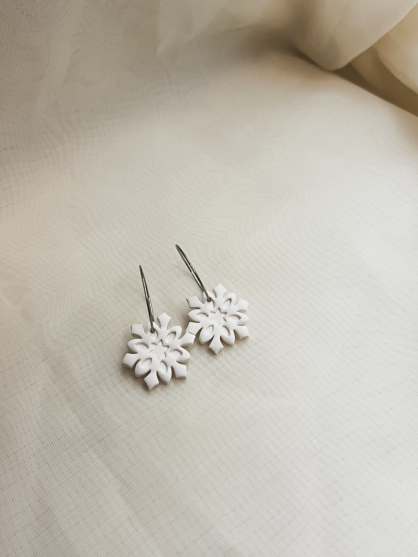 SNOWFLAKE HOOPS