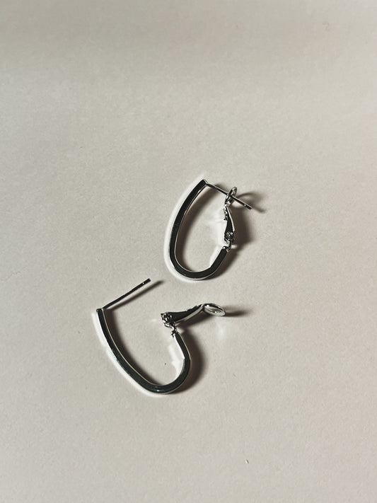 LEVERBACK OVAL HOOPS in Gold and Silver