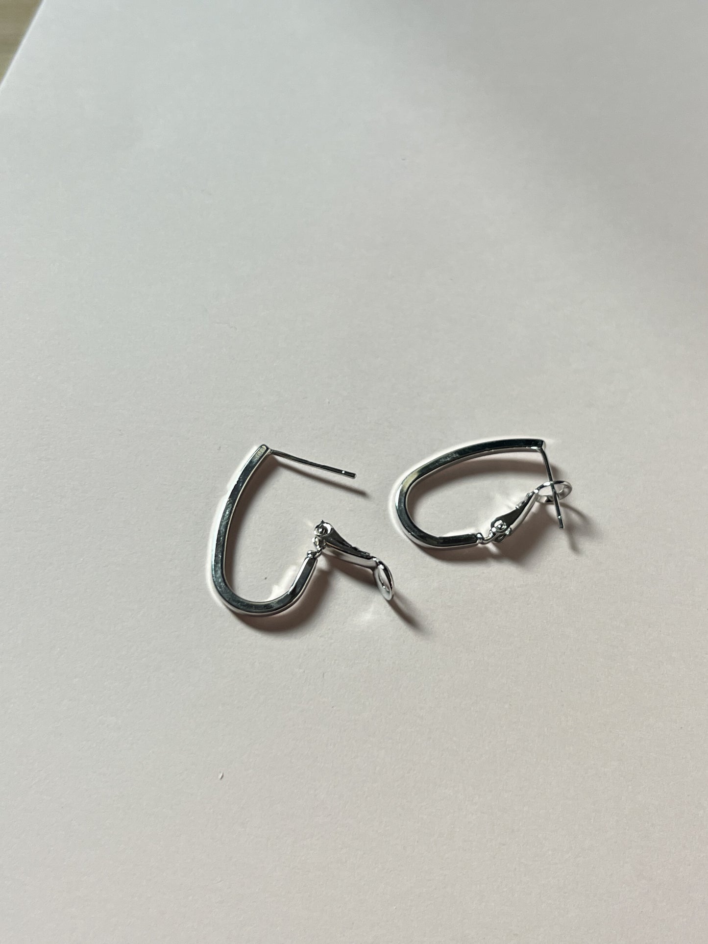 LEVERBACK OVAL HOOPS in Gold and Silver
