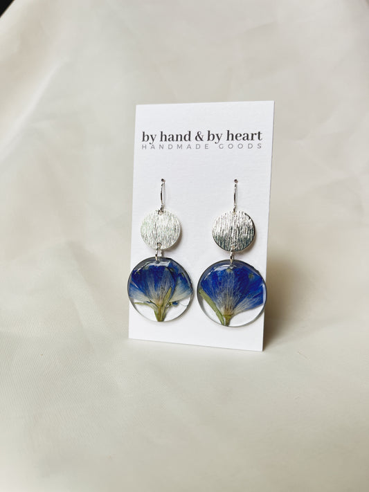 BLUE AND SILVER FLORAL RESIN DANGLE